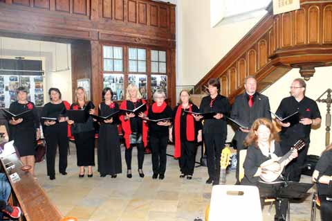 Konzert mit Mandolinenorchester und Gospelchor in der Christuskirche von Hallstatt