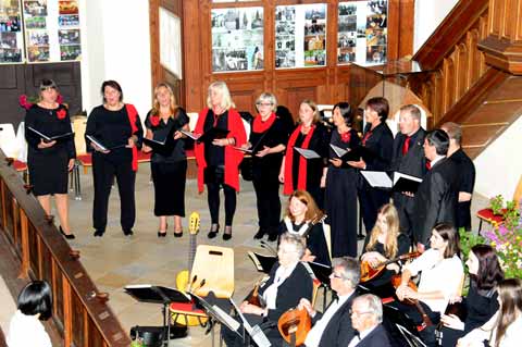 Konzert mit Mandolinenorchester und Gospelchor in der Christuskirche von Hallstatt