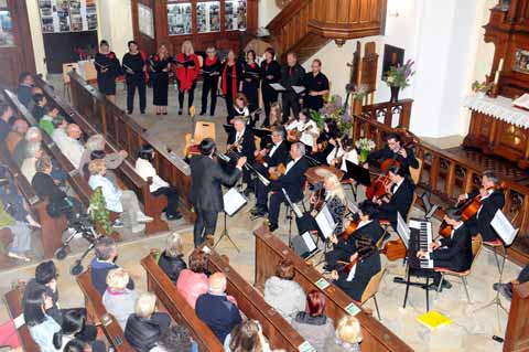 Konzert mit Mandolinenorchester und Gospelchor in der Christuskirche von Hallstatt