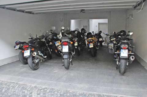 Garage - hier Platz für 15 Biker in Ohrdruf