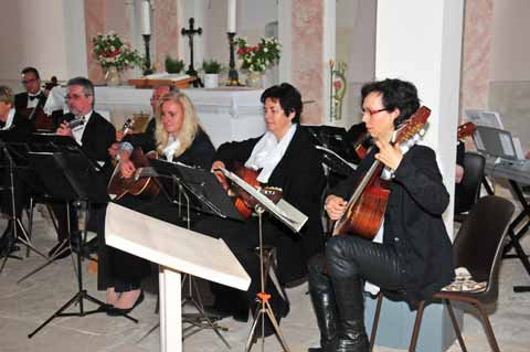 Mandolinenorchester "Euphonia" in der Stadtkirche Waltershausen Mandolinenorchester "Euphonia" in der Stadtkirche Waltershausen