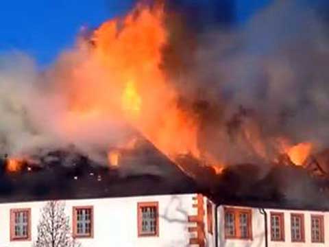 Innenhof - Schloss Ehrenstein vor dem Brand