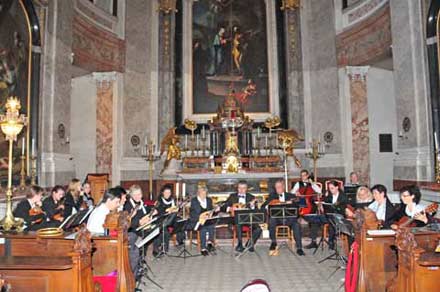 Schlosskapelle Schönbrunn Wien mit Mandolinenorchester Euphonia